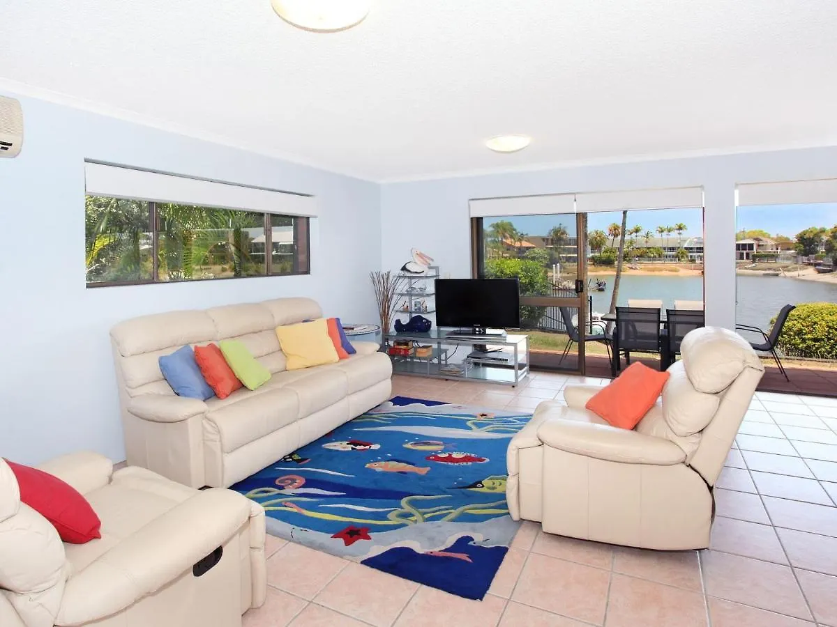 Courtney Cove 1 Comfortable Two Bedroom Apartment On Mooloolaba Canal Austrálie