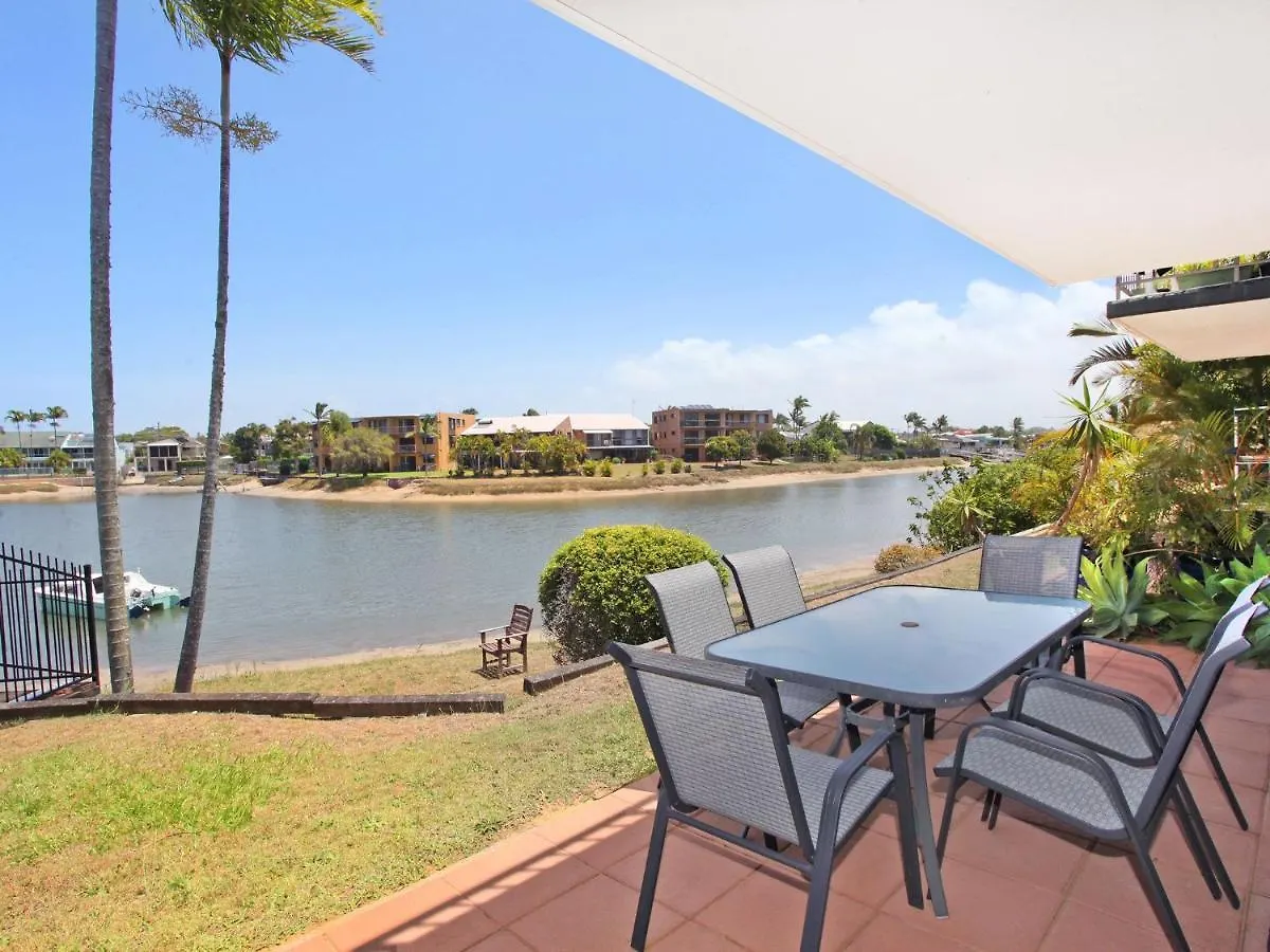 Courtney Cove 1 Comfortable Two Bedroom Apartment On Mooloolaba Canal
